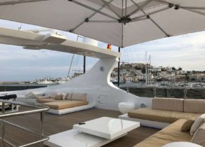 oberdeck sitzgruppe luxusyacht villa sul mare 44m westliches mitelmeer
