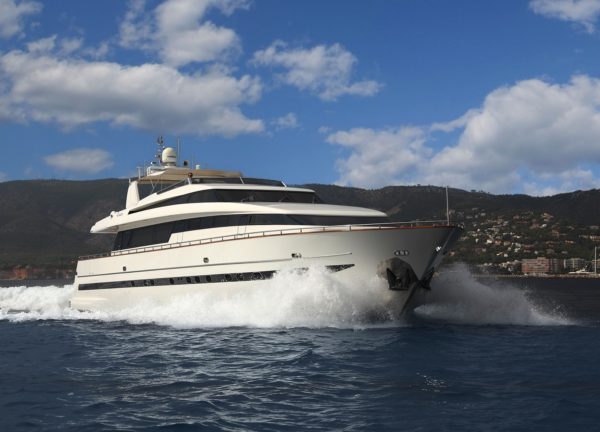 luxusyacht sanlorenzo 100 charter balearic islands