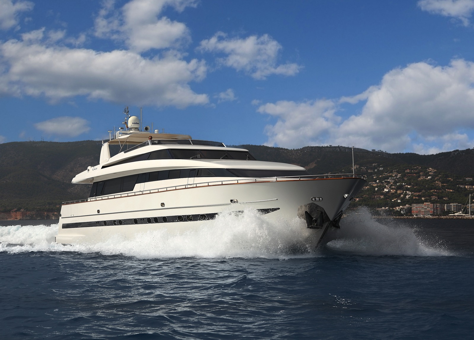 luxusyacht sanlorenzo 100 charter balearic islands