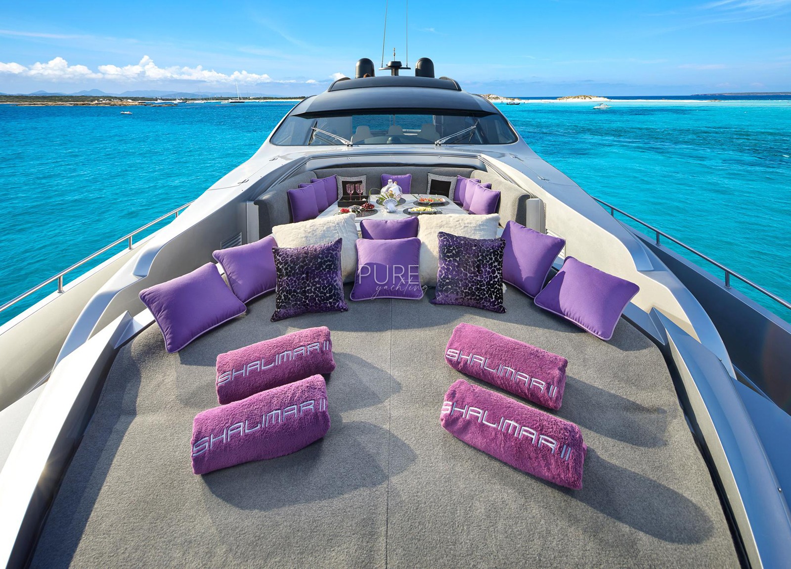 sunbeds luxusyacht pershing 90 shalimar ii balearic islands