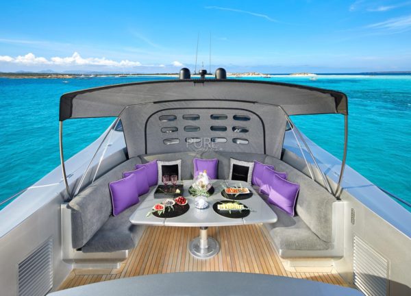 oberdeck luxusyacht pershing 90 shalimar ii balearic islands