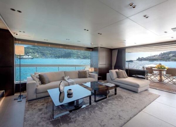lounge luxusyacht sanlorenzo sx88 charter