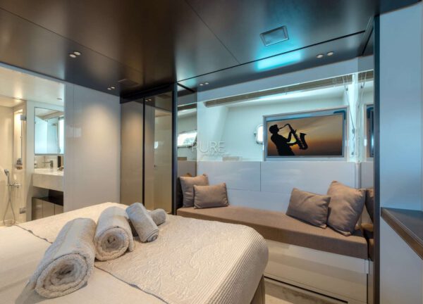vip kabine yacht charter luxury sanlorenzo sx88