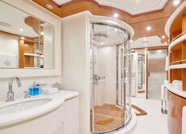 badezimmer vip kabine luxusyacht crm 130 bunker