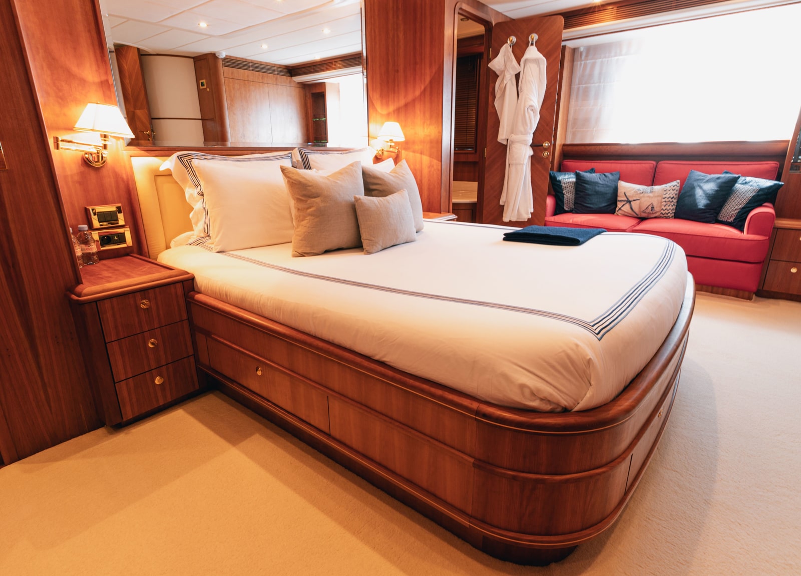 vip Cabin Luxury Yacht lady amanda south france