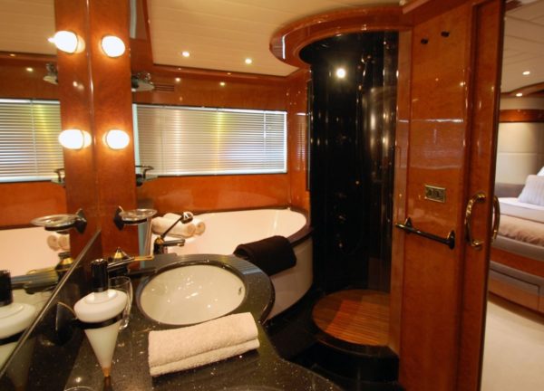 badezimmer luxusyacht mochi craft 85 leigh