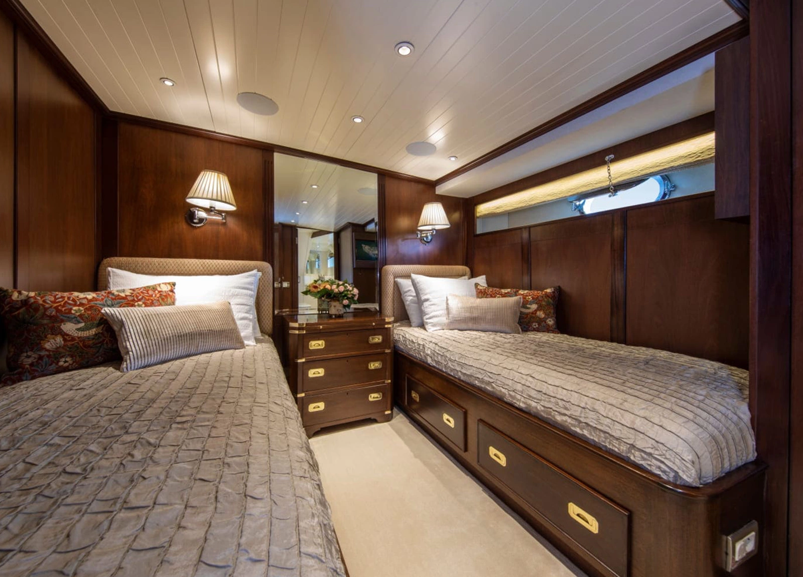 benetti odyssey III double suite