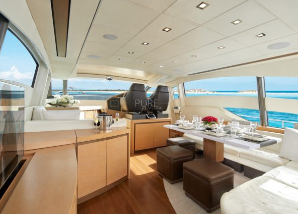 lounge luxusyacht pershing 72 legendary balearic islands