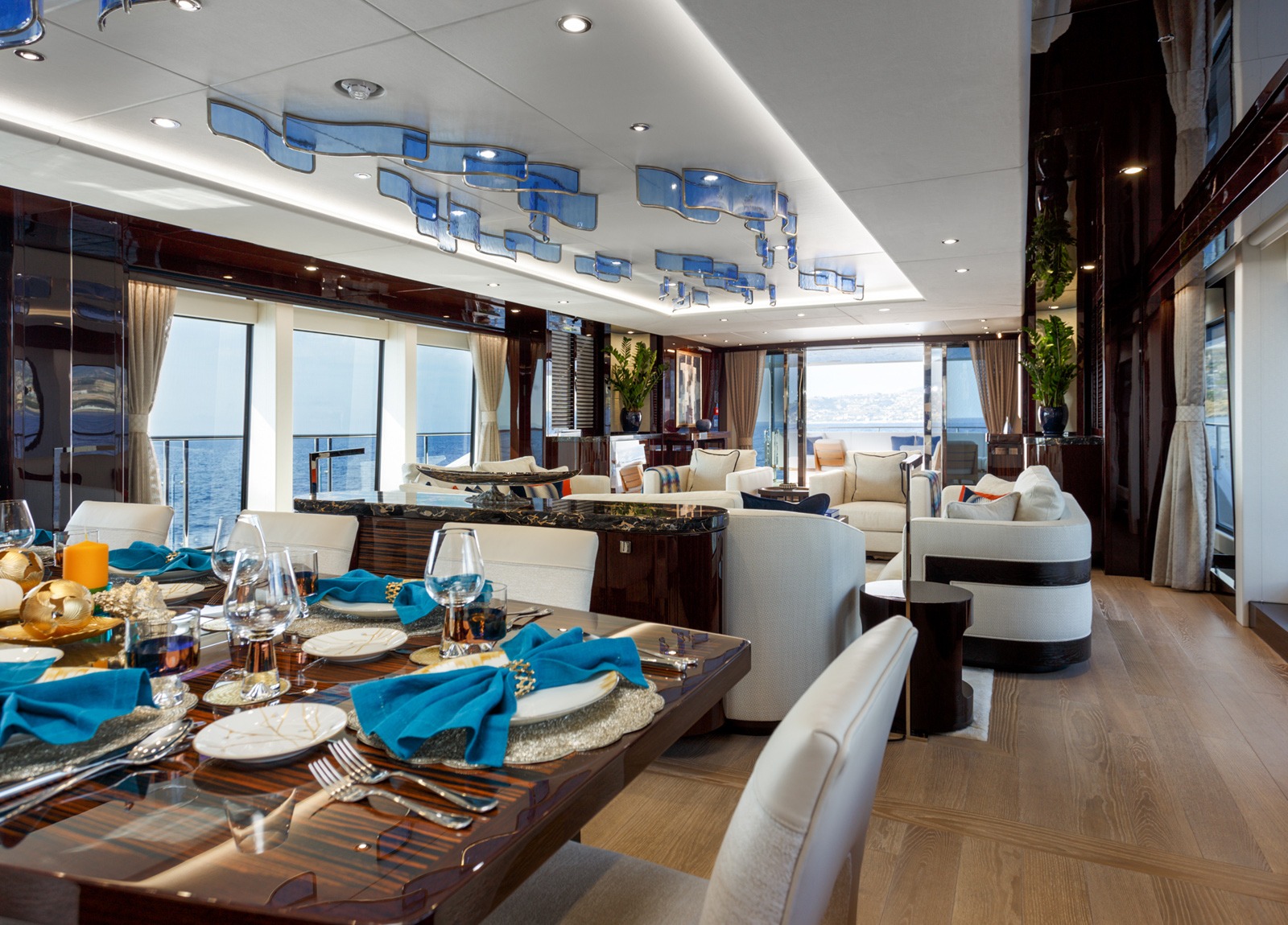 lounge luxusyacht sunseeker 131 ladym