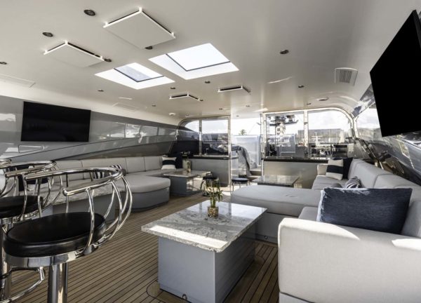 oberdeck salon luxusyacht parker johnson 150 andiamo