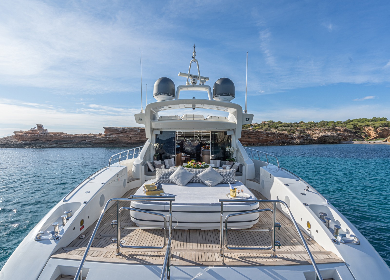 oberdeck sunbeds luxusyacht mangusta 92 five stars balearic islands