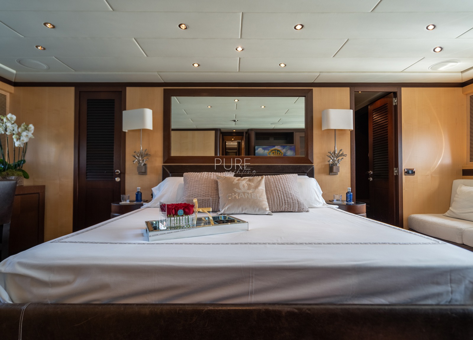 vip kabine luxusyacht mangusta 92 five stars balearic islands