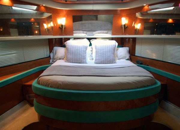 vip kabine luxusyacht mochi craft 85 leigh spanien