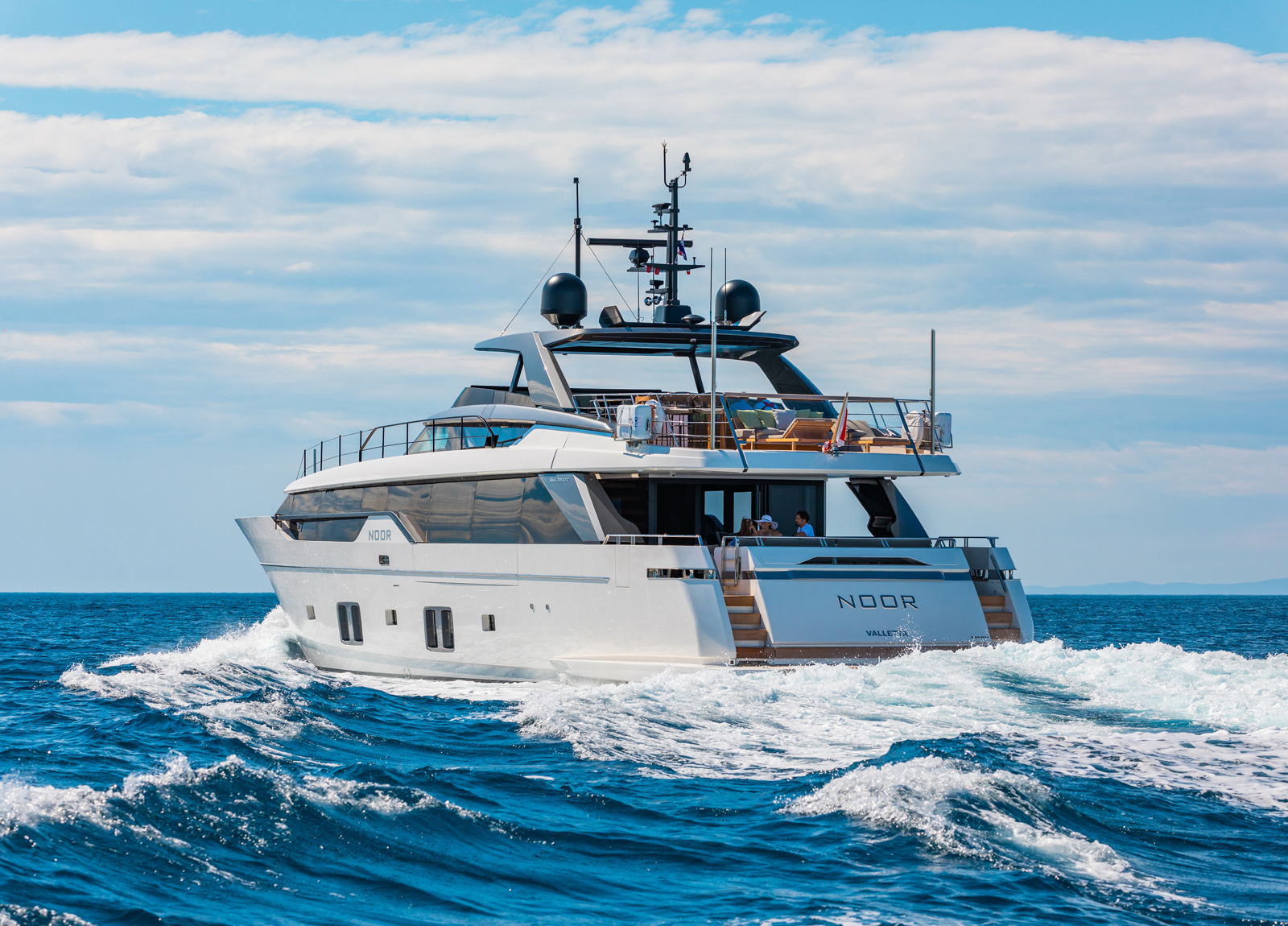 luxusyacht sanlorenzo sl102 asymmetric noor ii rückseite kroatien charter