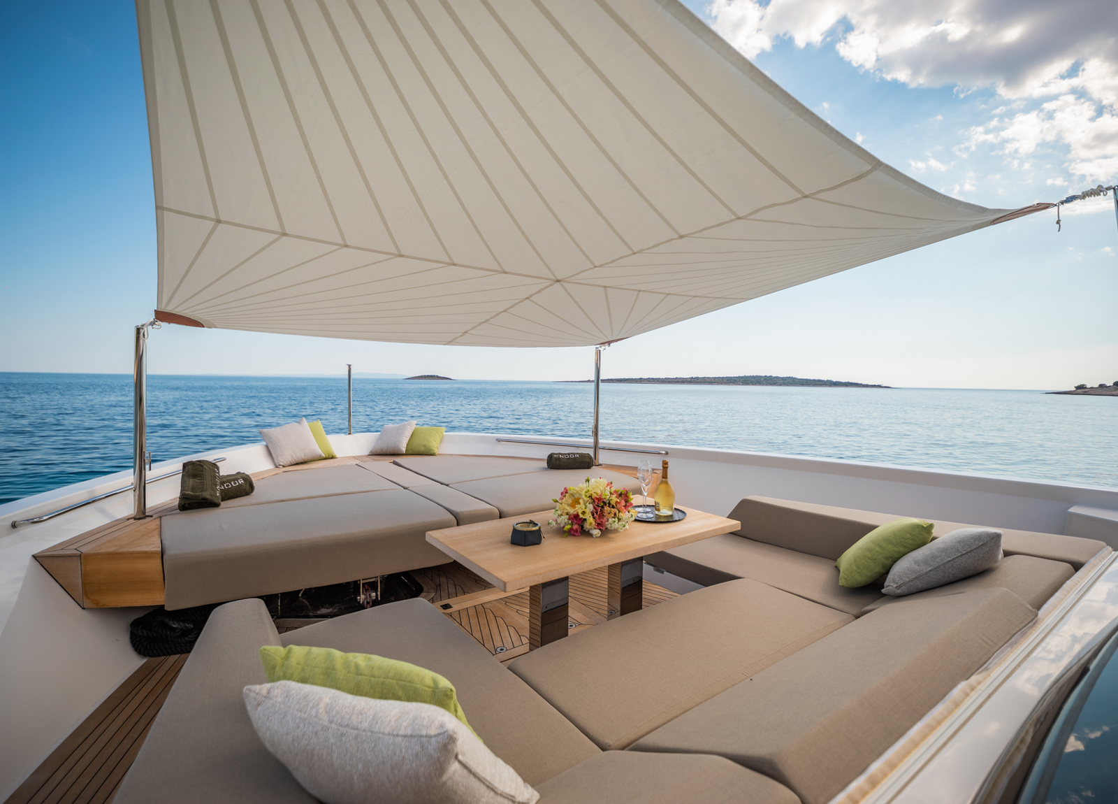 oberdeck luxusyacht sanlorenzo sl102 asymmetric noor ii kroatien