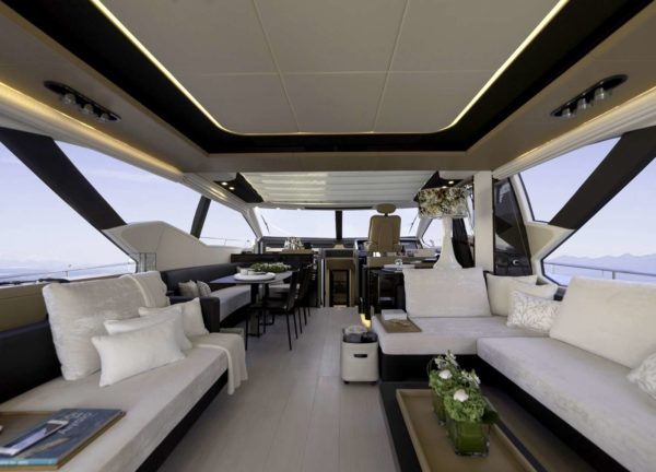 lounge Luxury Yacht azimut 77 makani