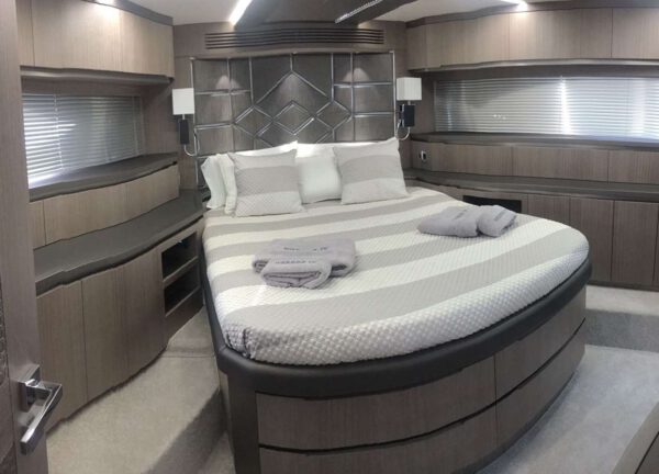 cabin luxusyacht habana iv charter pure yachting