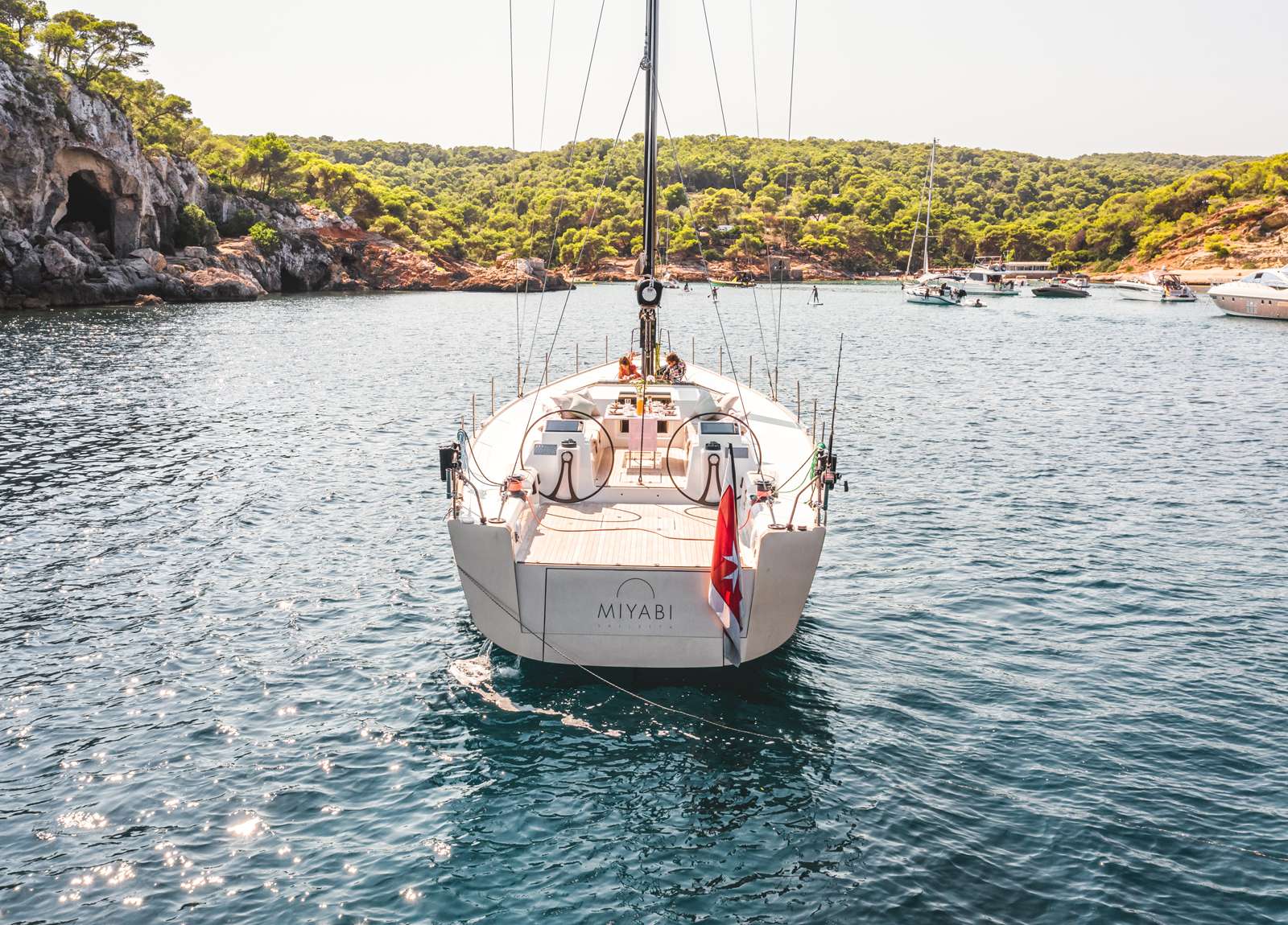 rückseite sailing yacht luxury charter miyabi balearic islands