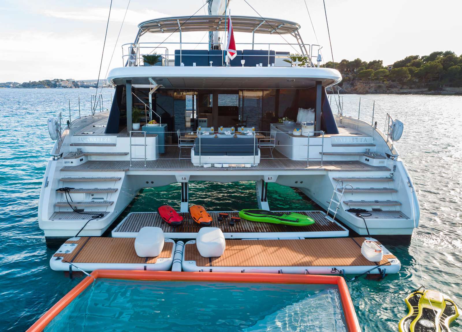 rückseite luxury catamaran sunreef 60 sunbreeze balearic islands