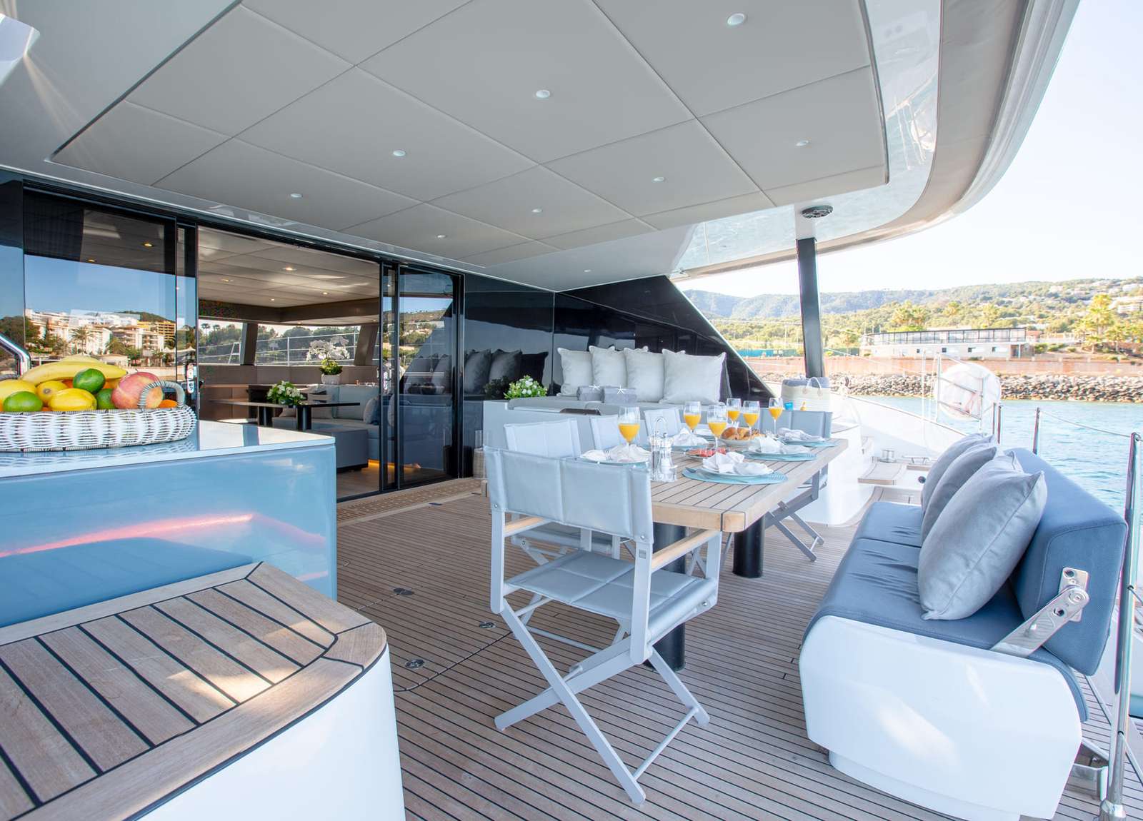 oberdeck sitzgruppe luxury catamaran sunreef 60 sunbreeze