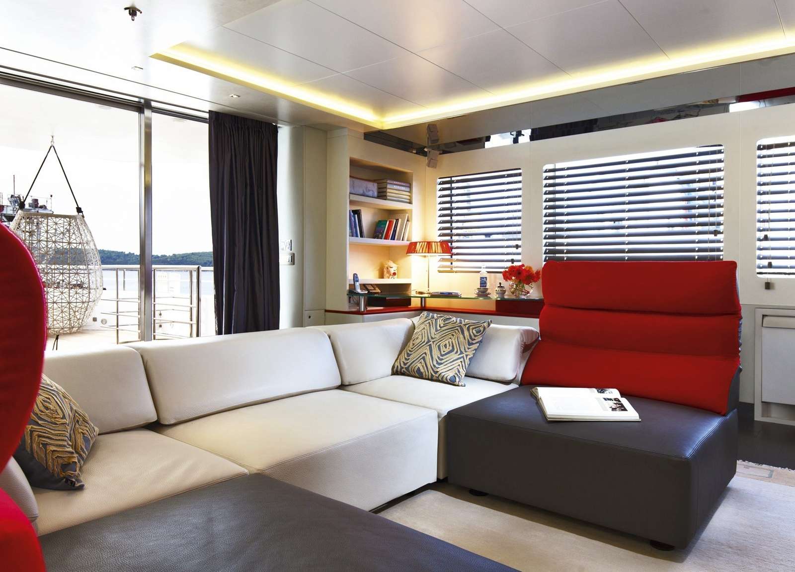 living room luxusyacht charter zepter yacht 50m joyme westliches mitelmeer