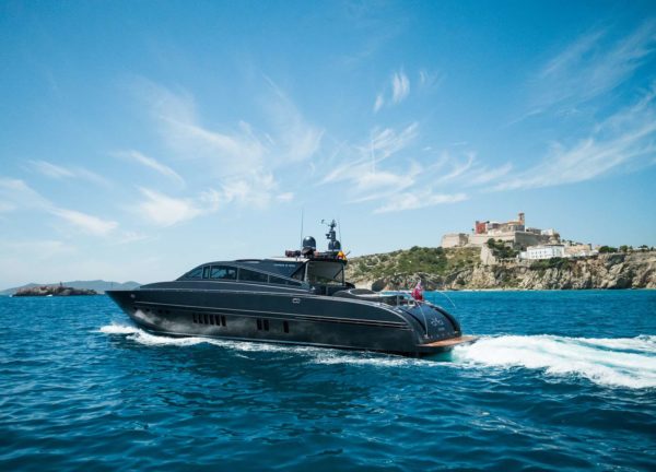 luxusyacht leopard 27 for charter balearic islands