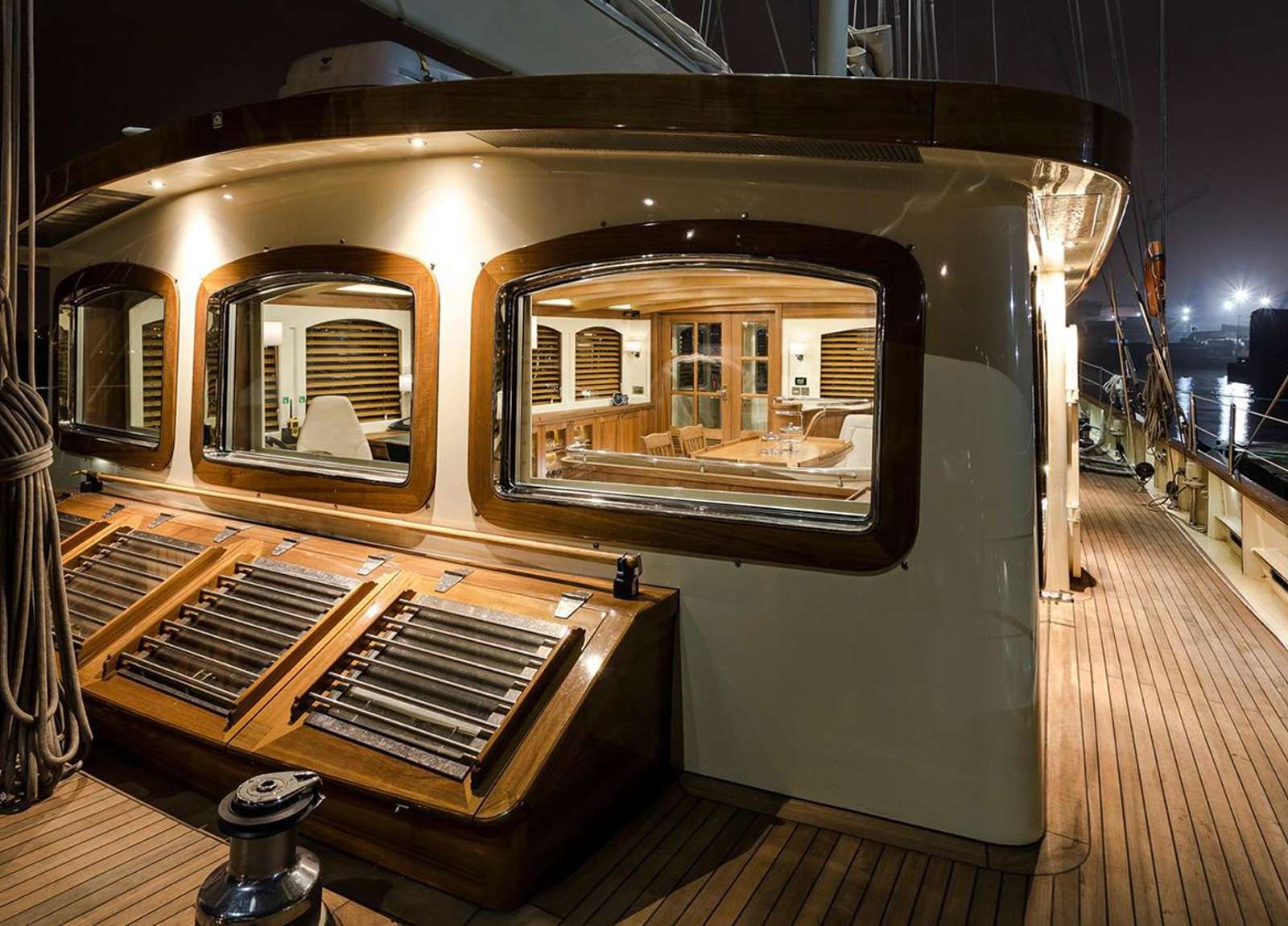 oberdeck luxusyacht john lewis sons malcolm miller charter