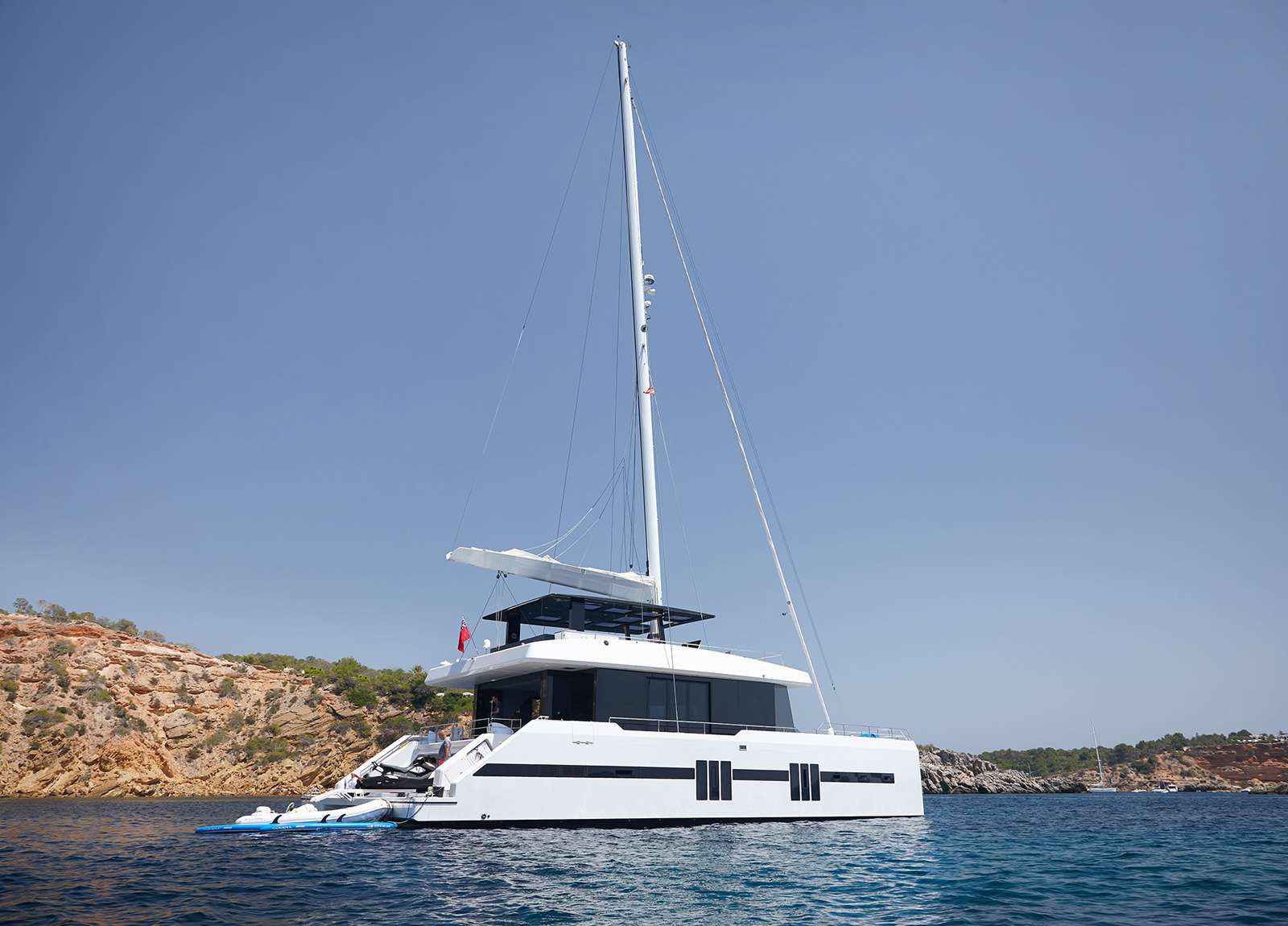 luxury catamaran sunreef supreme 68 midori for charter spanien