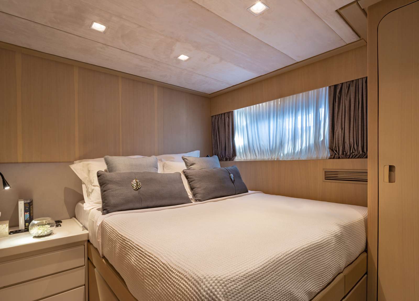 cabin luxusyacht admiral 101 summer fun griechenland