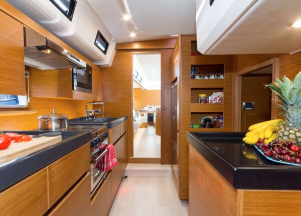 kitchen luxusyacht hanse 675 nadamas