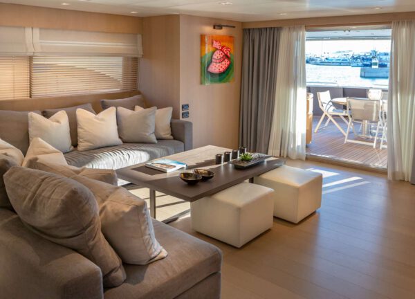 lounge luxusyacht admiral 101 summer fun