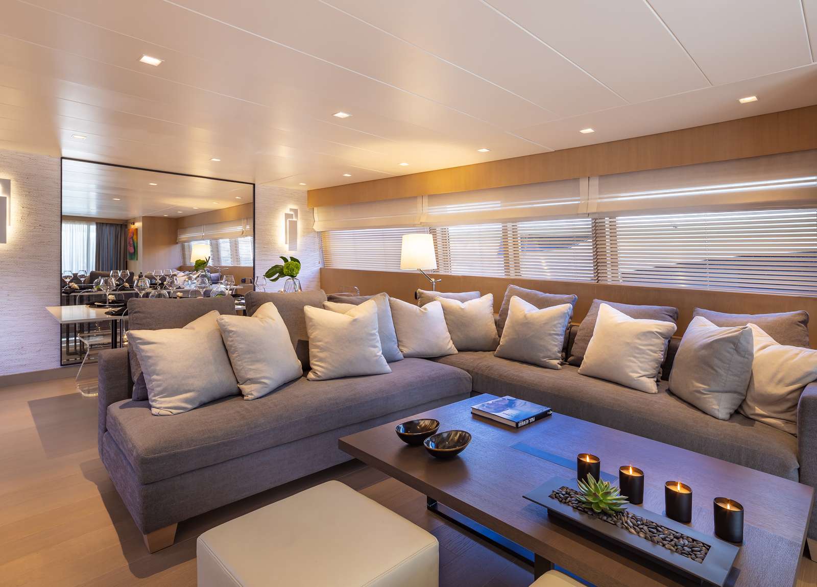 lounge luxusyacht admiral 101 summer fun griechenland