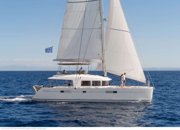 luxury catamaran lagoon 560 s2 moya