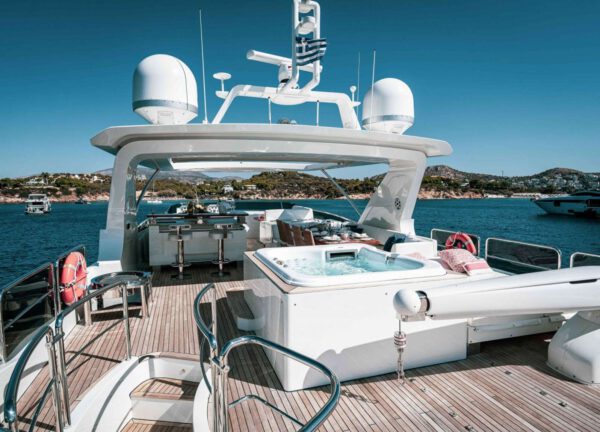 oberdeck luxusyacht azimut 29m koukles griechenland