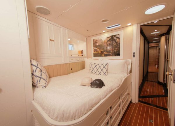 cabin luxury sailing yacht trident 317m elton