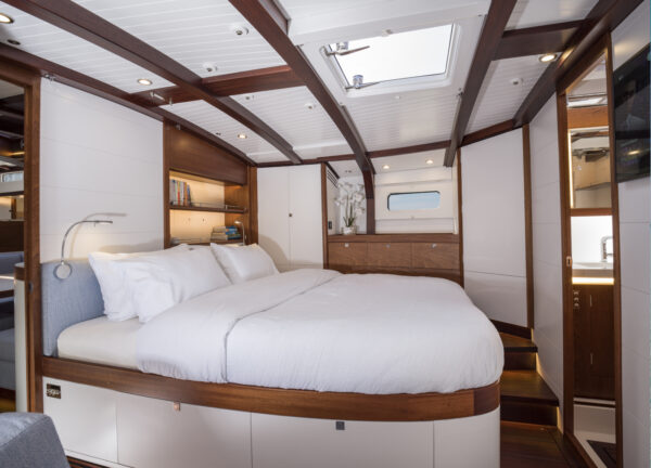 spirit yachts anima II bed