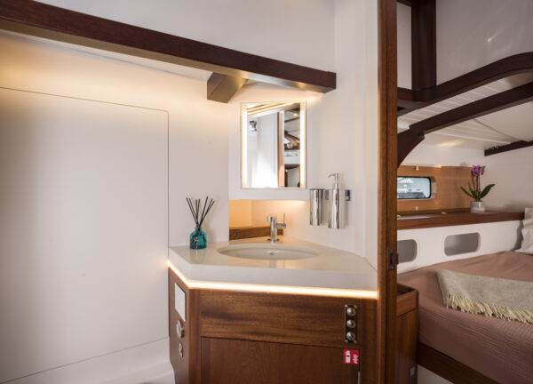 spirit yachts anima II cabin