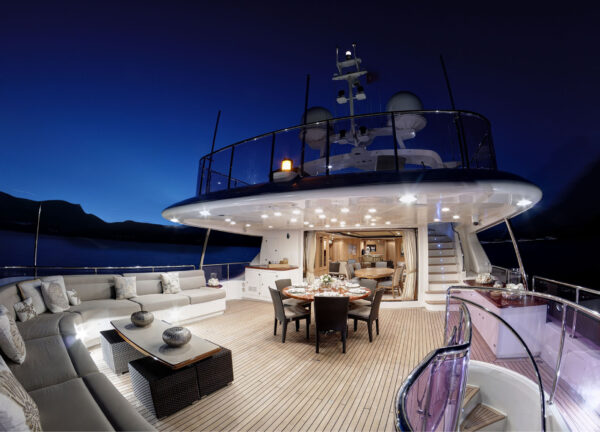 benetti classic 120 quest upper deck