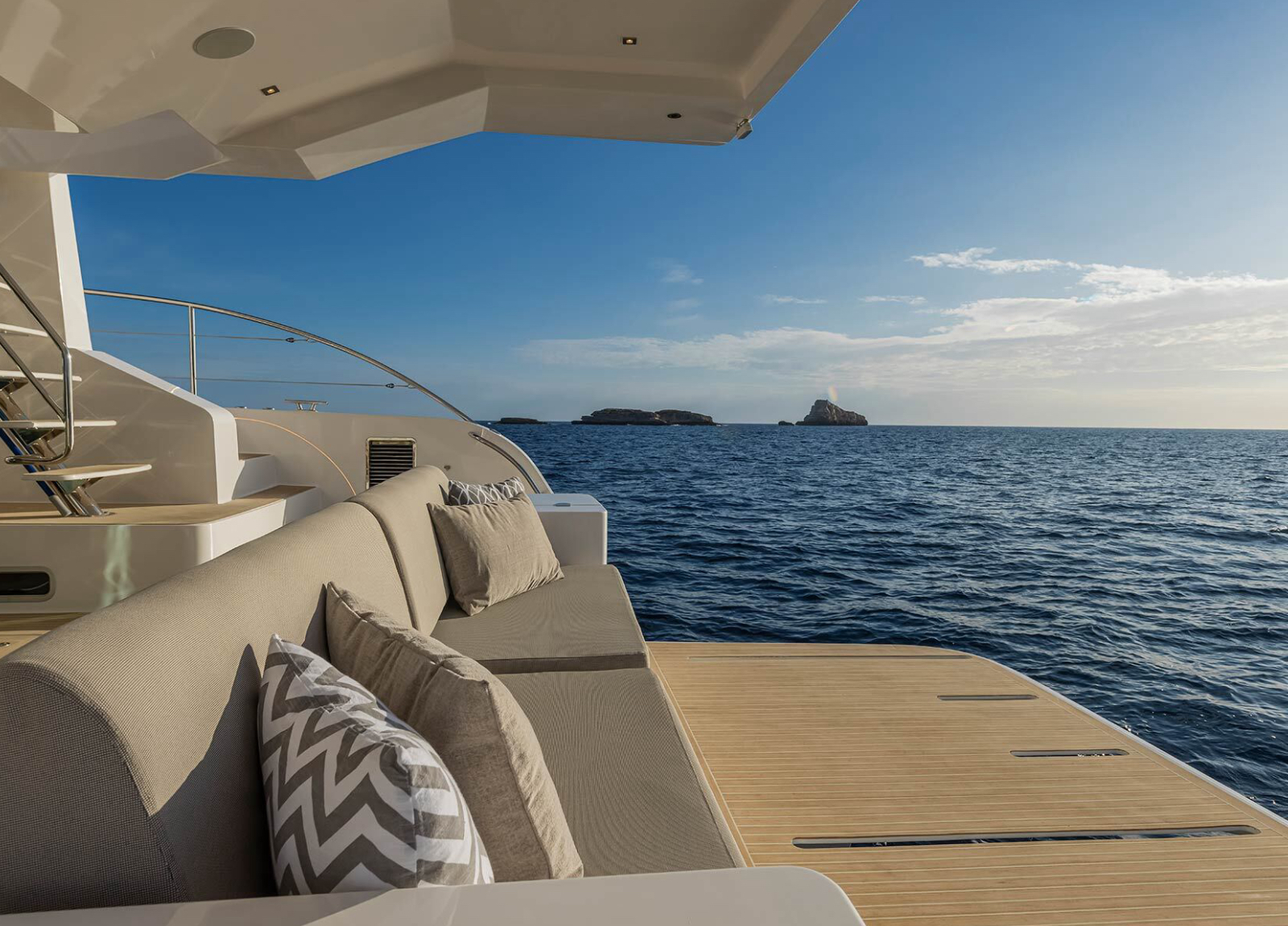 charter yacht silent dream bathing platform