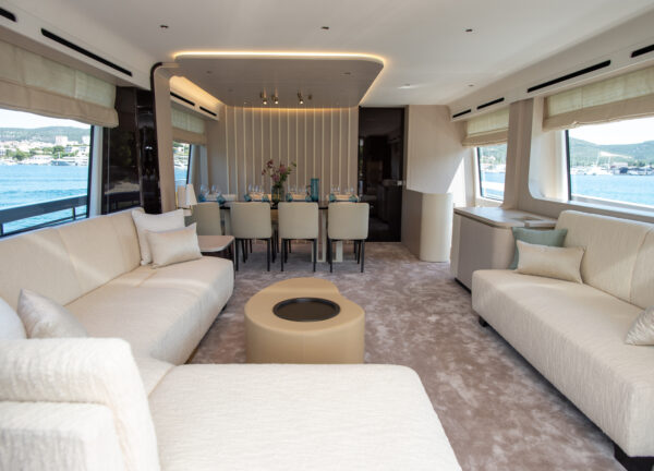 charter yacht azimut 78 fly prewi salon