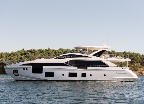 charter yacht azimut grande 27 metri dawo kroatien