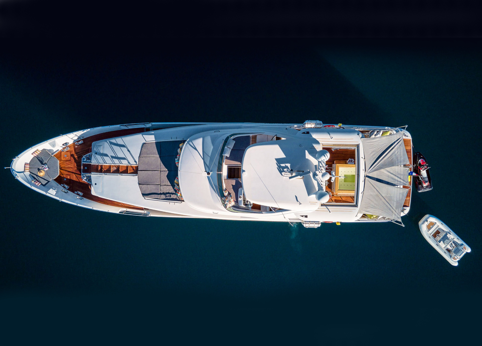 charter yacht benetti delfino 93 ocean drive aeral view
