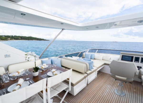 charter yacht kroatien azimut 72 mineira fly