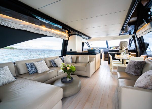 charter yacht kroatien azimut 72 mineira salon