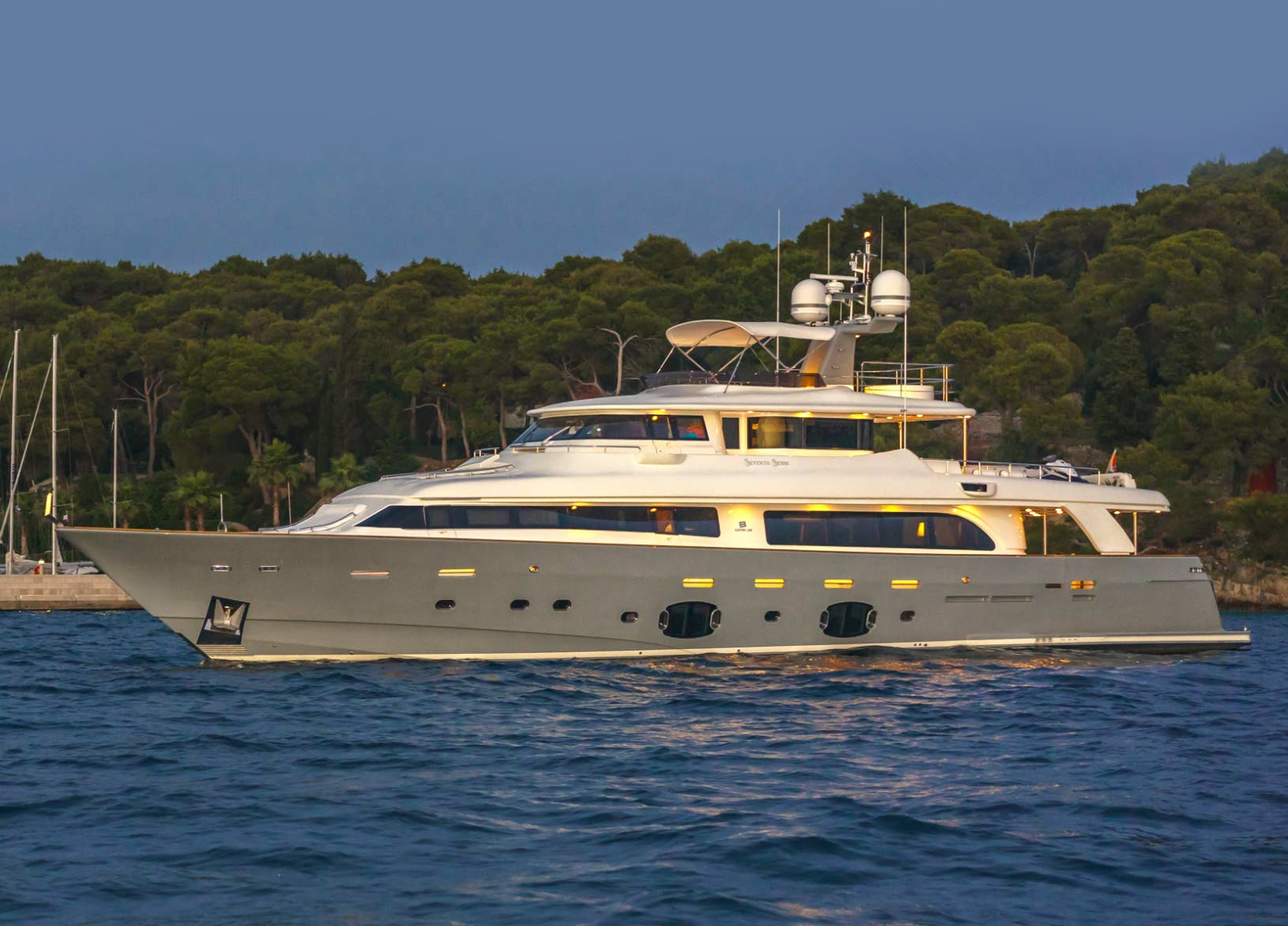 charter yacht kroatien ferretti seventsense luxury
