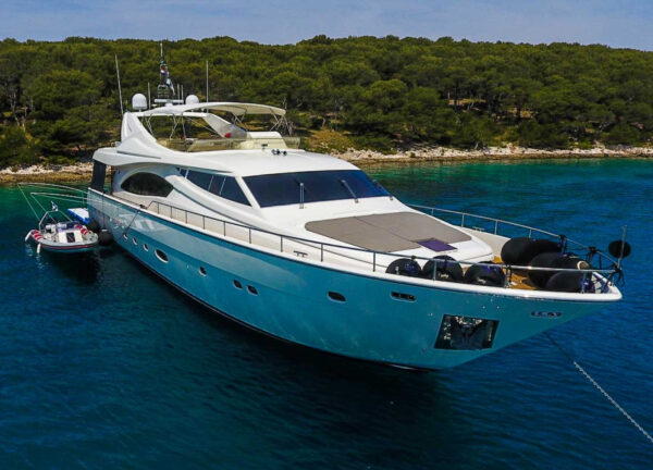 charter yacht ferretti 880 katariina kroatien