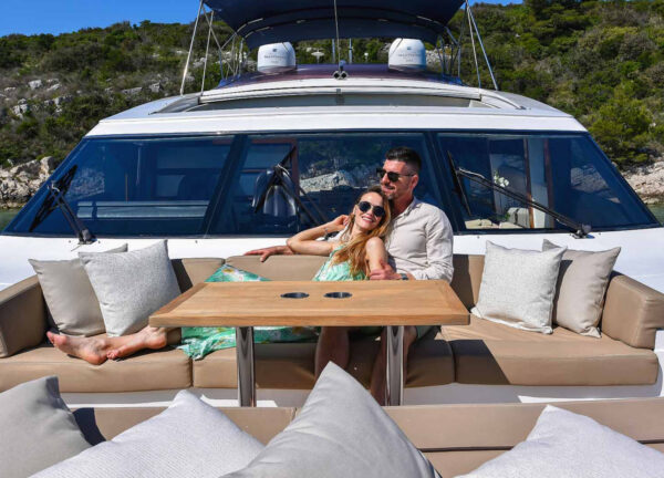 charter yacht princess v85 agave lounge