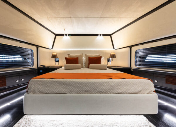 yacht charter italien rizzardi 90 master