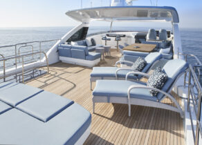 charter yacht princess 30m hallelujha flybridge