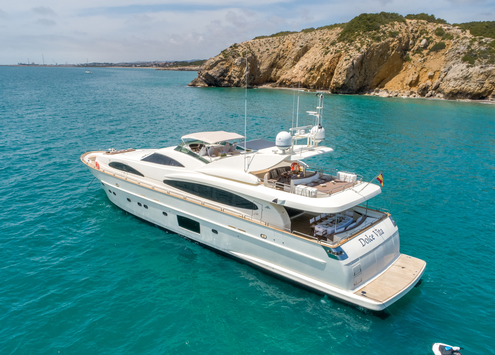 astondoa 120 glx dolce vita iv charter